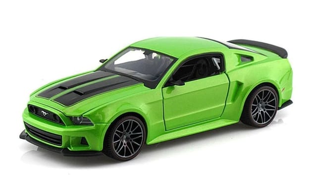 Maisto Diecast 2014 Ford Mustang Street Racer