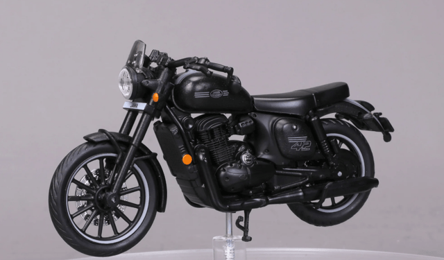 Maisto Diecast 1/18 Jawa Yezdi Motorcycle - Black